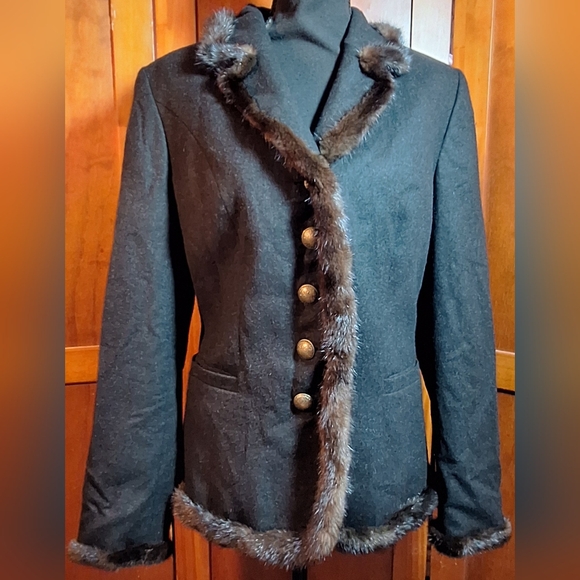 Kleider Manufacktur Habsburg Jackets & Blazers - Vintage KLEIDER MANUFAKTUR HABSBURG Chic Black Jacket with Genuine Fur